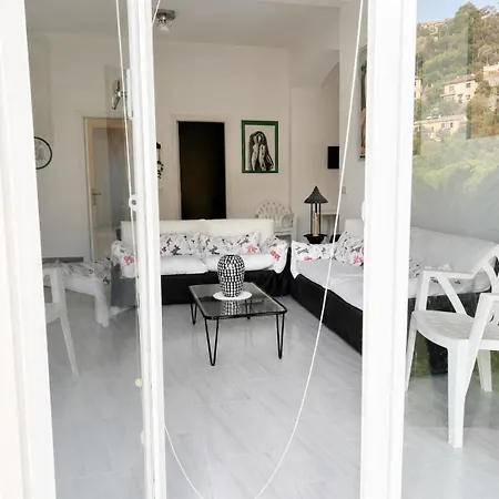 The Valley - In With Garden Rapallo